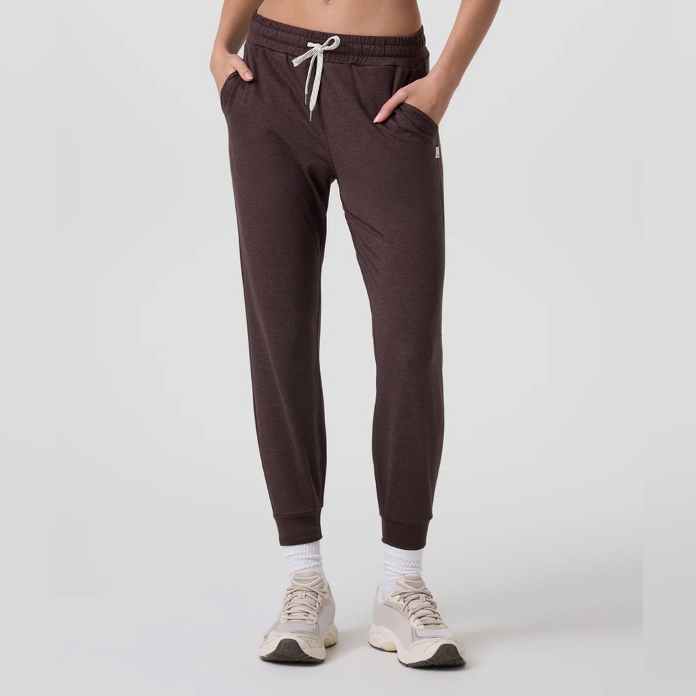 Vuori Performance jogger. Maroon Heather. Sz M. EUC